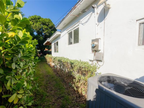 425 NW 122nd St, North Miami FL 33168