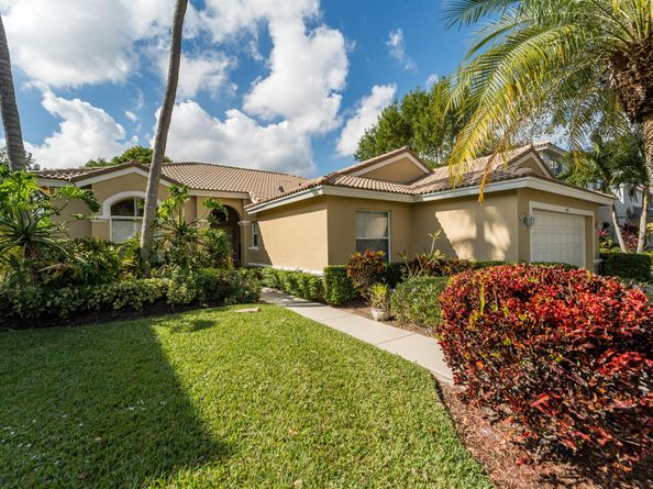 6243 Sand Hills Circle, Lake Worth FL 33463