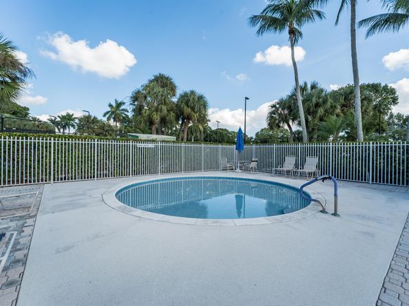 6243 Sand Hills Circle, Lake Worth FL 33463