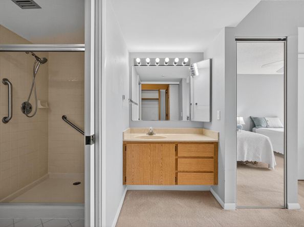 2201 Marina Isle Way 202, Jupiter FL 33477