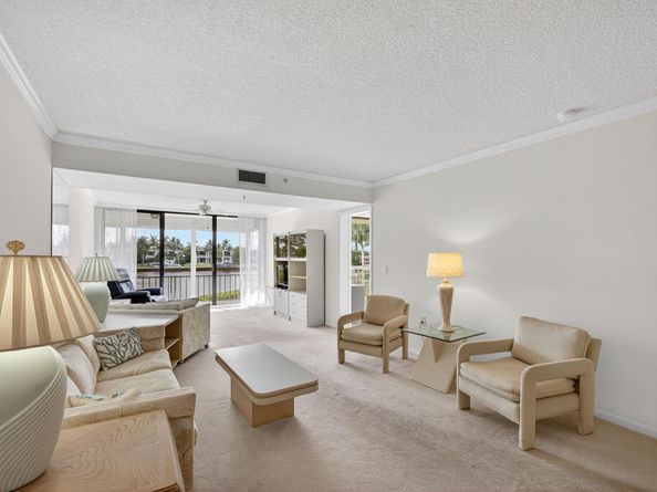 2201 Marina Isle Way 202, Jupiter FL 33477