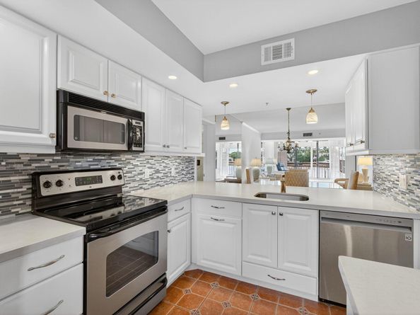 2201 Marina Isle Way 202, Jupiter FL 33477