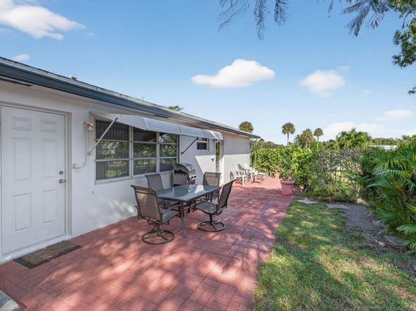 1225 Club Drive W B, Delray Beach FL 33445