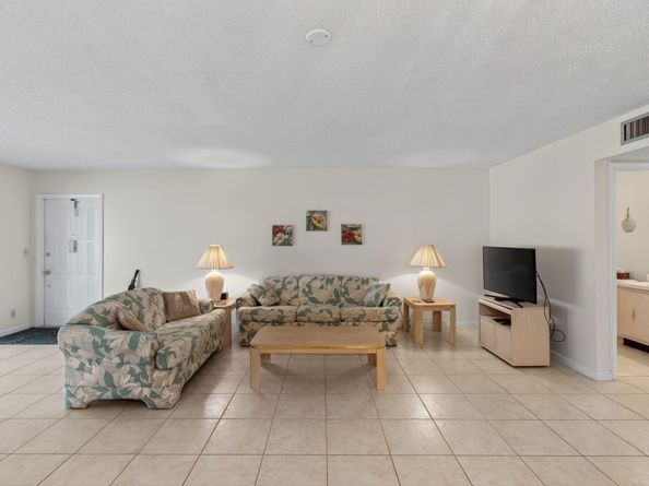 1225 Club Drive W B, Delray Beach FL 33445