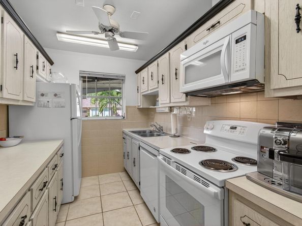 1225 Club Drive W B, Delray Beach FL 33445