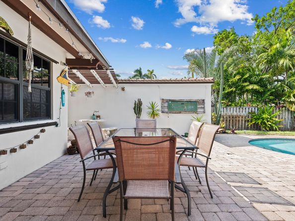 1551 Monroe St, Hollywood FL 33020