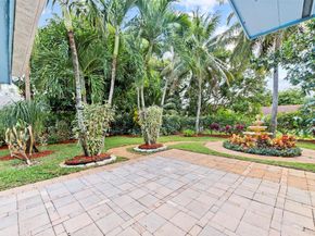 946 Alamanda Rd, West Palm Beach FL 33405