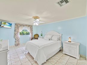 946 Alamanda Rd, West Palm Beach FL 33405