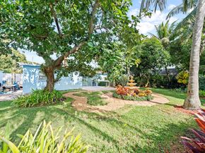 946 Alamanda Rd, West Palm Beach FL 33405