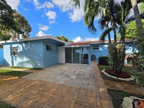 946 Alamanda Rd, West Palm Beach FL 33405