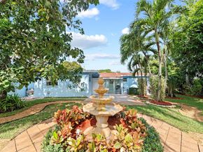 946 Alamanda Rd, West Palm Beach FL 33405