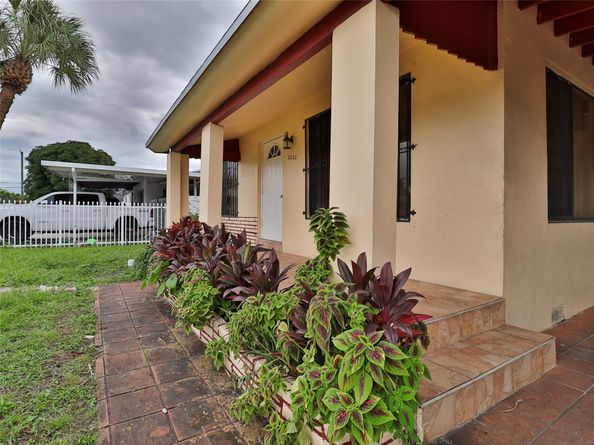 2520 NW 108th St, Miami FL 33167