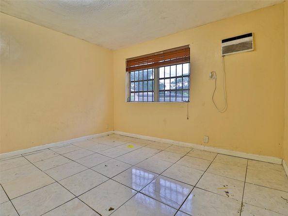 2520 NW 108th St, Miami FL 33167