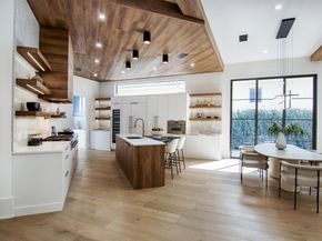 2579 Players Court, Wellington FL 33414