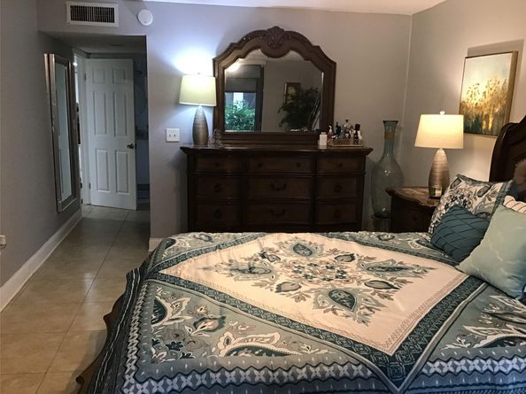 1480 Sheridan 4B, Hollywood FL 33020