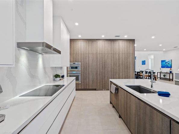 2103 N Riverside Dr, Pompano Beach FL 33062