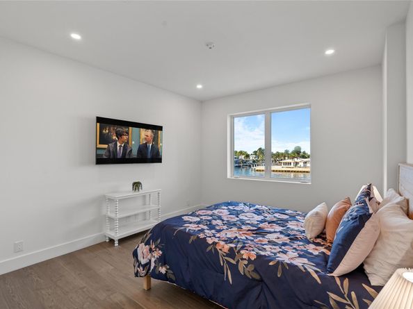 2103 N Riverside Dr, Pompano Beach FL 33062