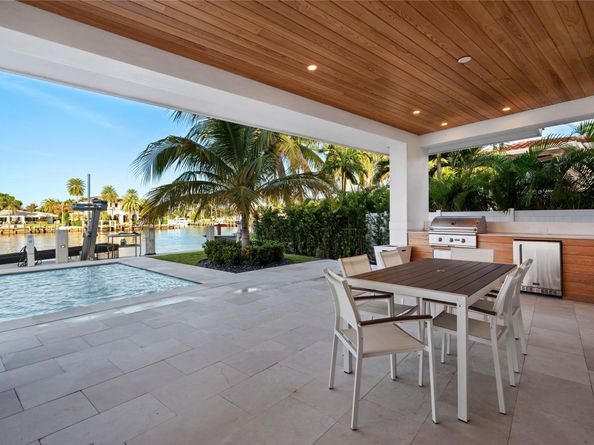 2103 N Riverside Dr, Pompano Beach FL 33062