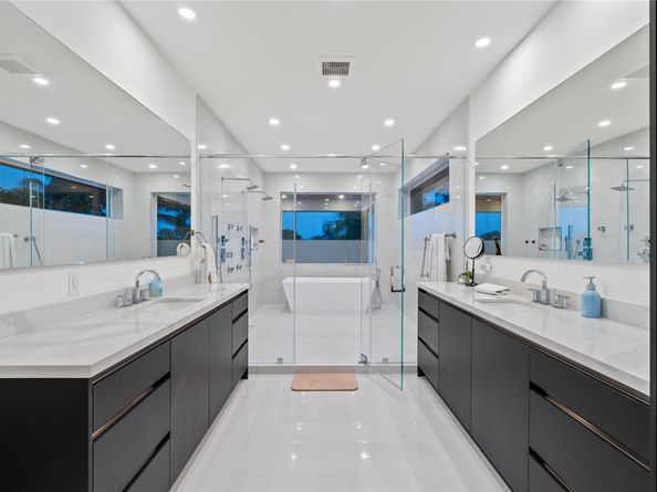 2103 N Riverside Dr, Pompano Beach FL 33062