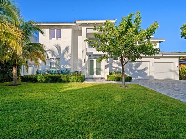 2103 N Riverside Dr, Pompano Beach FL 33062