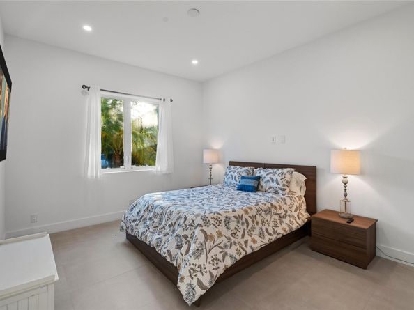 2103 N Riverside Dr, Pompano Beach FL 33062