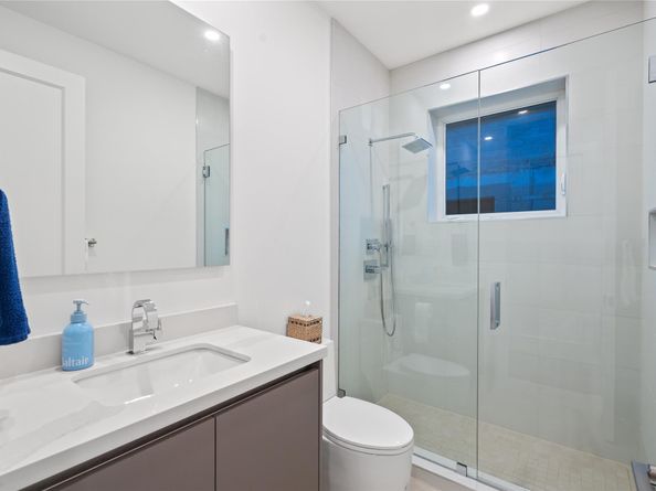 2103 N Riverside Dr, Pompano Beach FL 33062