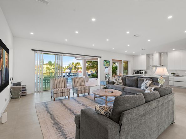 2103 N Riverside Dr, Pompano Beach FL 33062