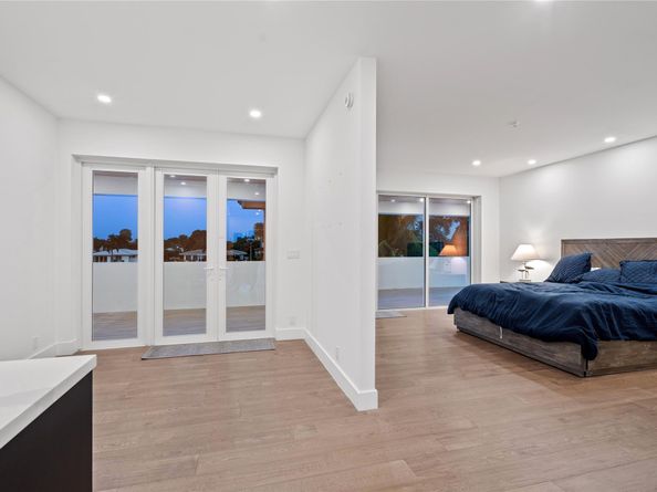 2103 N Riverside Dr, Pompano Beach FL 33062