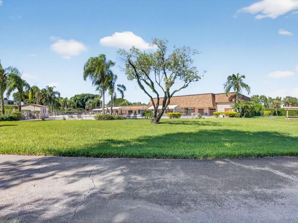 20 Abbey Lane 103, Delray Beach FL 33446