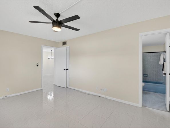 20 Abbey Lane 103, Delray Beach FL 33446
