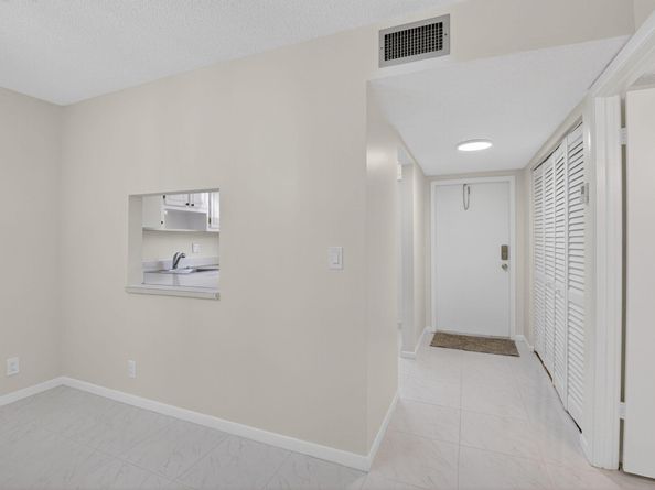 20 Abbey Lane 103, Delray Beach FL 33446