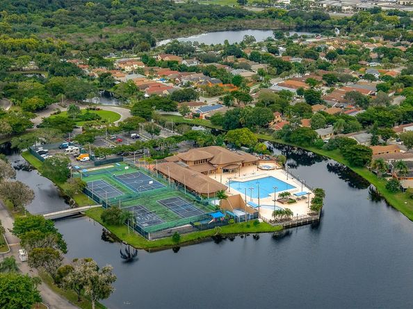 2300 NW 37th ave, Coconut Creek FL 33066