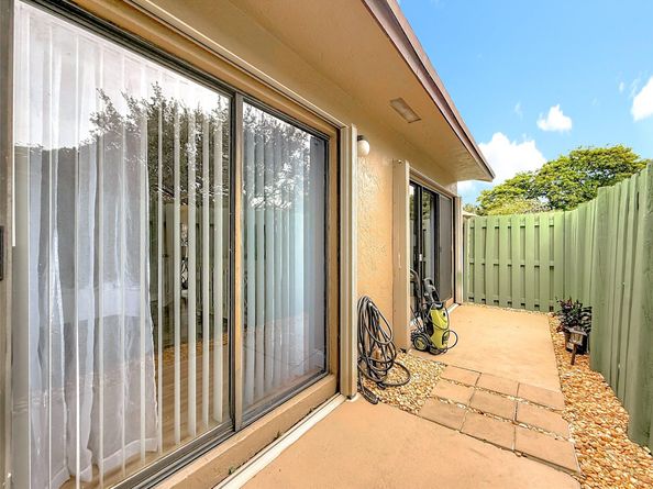 2300 NW 37th ave, Coconut Creek FL 33066