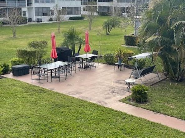 204 Windsor I, West Palm Beach FL 33417