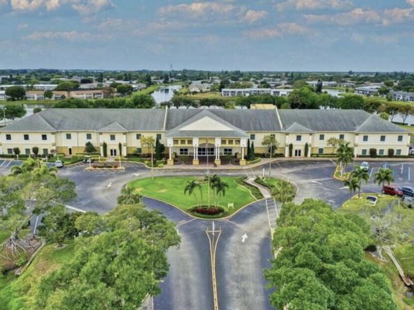 204 Windsor I, West Palm Beach FL 33417