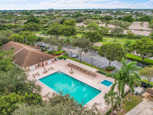 8252 Springlake Dr 8252, Boca Raton FL 33496