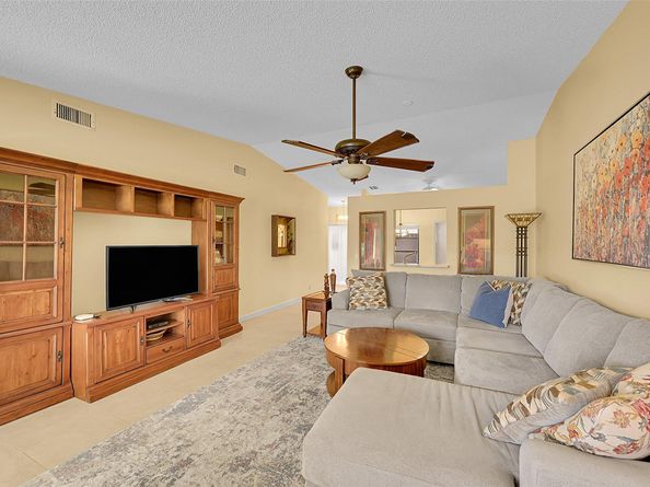 8252 Springlake Dr 8252, Boca Raton FL 33496