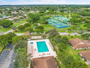 8252 Springlake Dr 8252, Boca Raton FL 33496