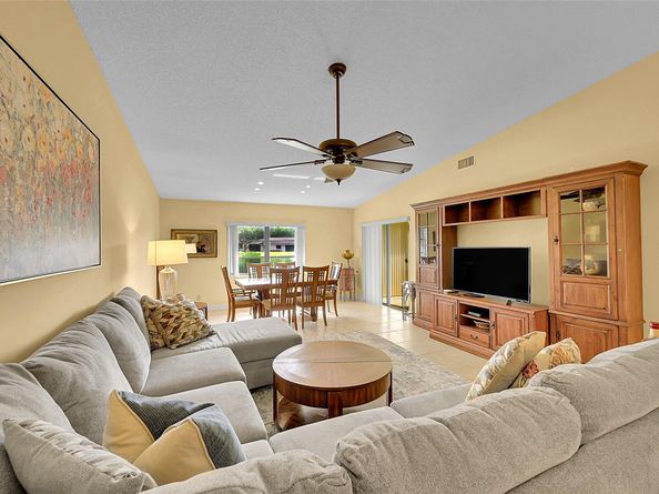 8252 Springlake Dr 8252, Boca Raton FL 33496