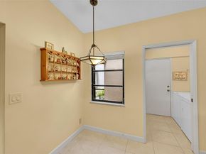 8252 Springlake Dr 8252, Boca Raton FL 33496