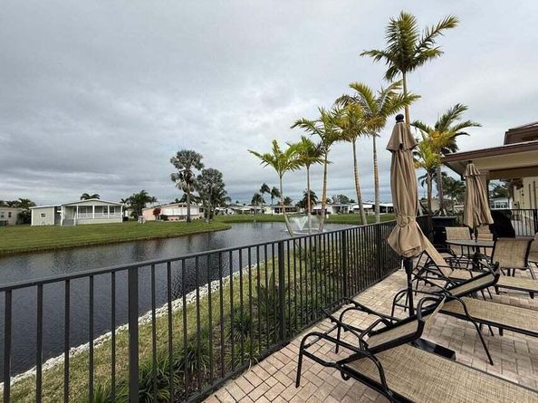 6085 Seashore Drive, Atlantis FL 33462