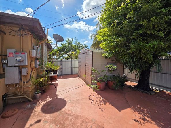 6031 NW 5th St, Miami FL 33126