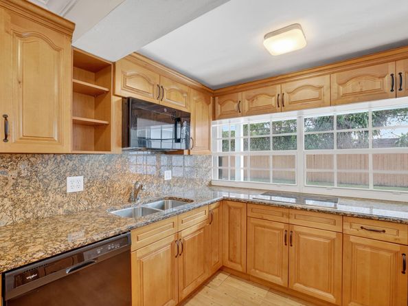 3352 SW 16th St, Fort Lauderdale FL 33312