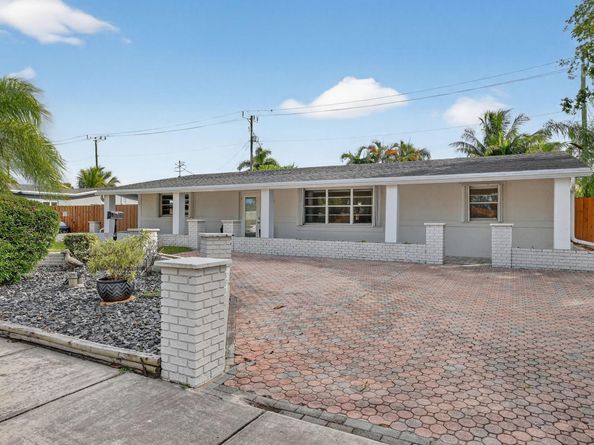 3352 SW 16th St, Fort Lauderdale FL 33312