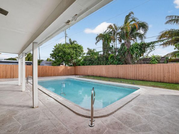 3352 SW 16th St, Fort Lauderdale FL 33312