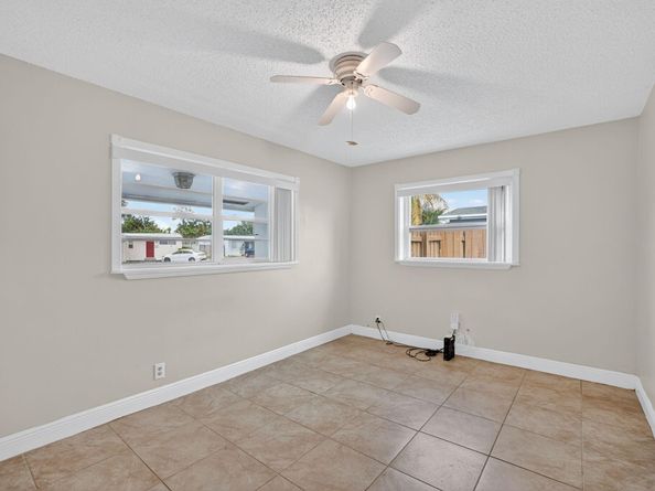 3352 SW 16th St, Fort Lauderdale FL 33312