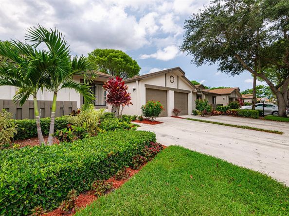 8077 Whispering Palm Dr 1, Boca Raton FL 33496