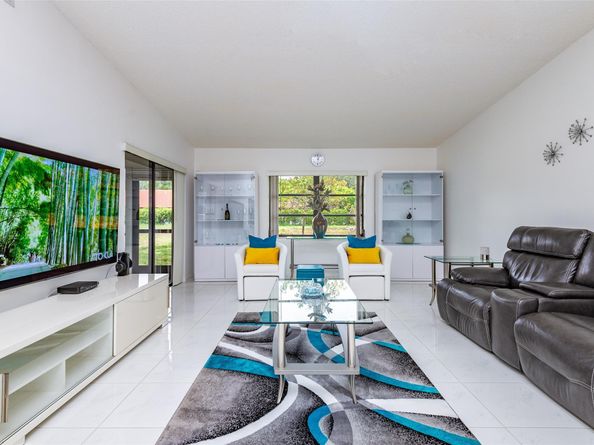 8077 Whispering Palm Dr 1, Boca Raton FL 33496