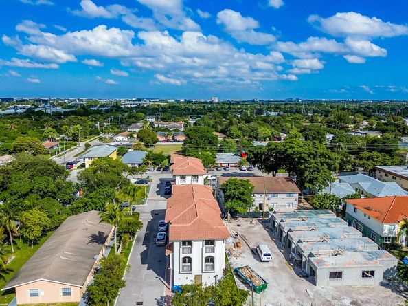 456 NW 41st St, Oakland Park FL 33309