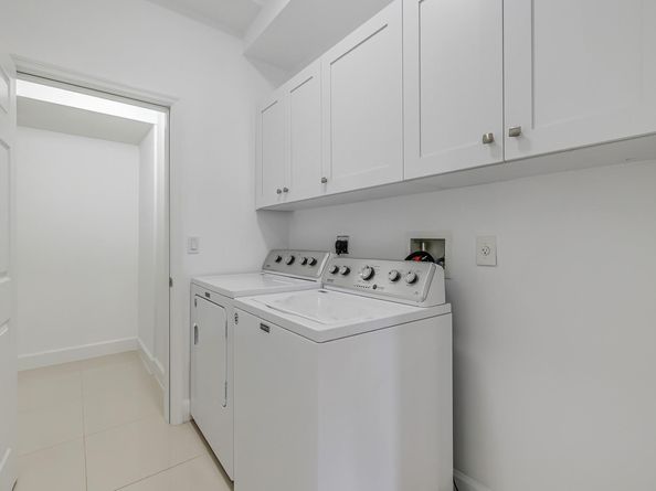 456 NW 41st St, Oakland Park FL 33309